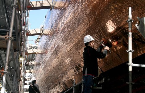 Crew of USS Constitution have assisted NHHC Detachment Boston ship restorers with the installa...jpg
