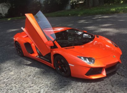 LamboDrive01.jpg