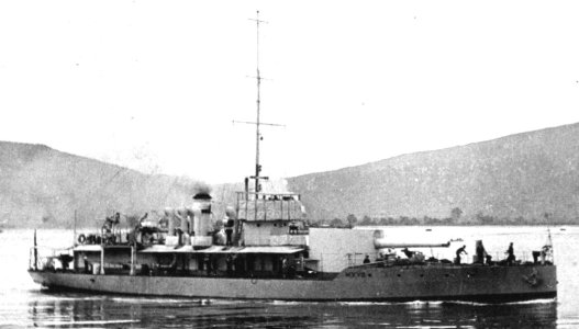 2 HMS M18.jpg 2 HMS M18.jpg