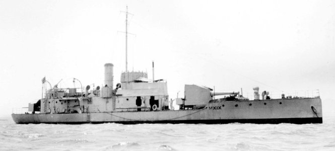 1 HMS M19.jpg 1 HMS M19.jpg