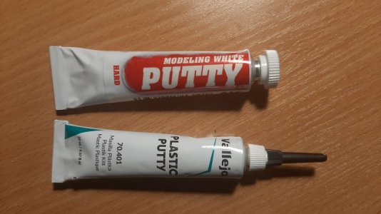 Putty_resize.jpg Putty_resize.jpg