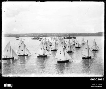 18-footers-sailing-on-sydney-harbour-H5BFDB.jpg