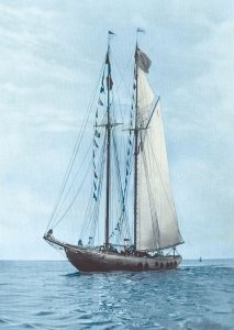 800px-The_Famous_Bluenose_(Restored).jpg