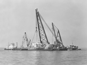 USCGC_Blackthorn_(WLB-391)_being_raised_in_1980.jpg