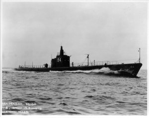 1024px-USS_Seadragon_(SS-194);0819404.jpg