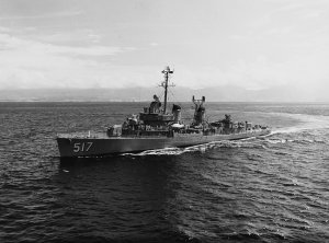 1024px-USS_Walker_(DD-517)_underway_off_Oahu_on_29_May_1963_(NH_107240).jpg