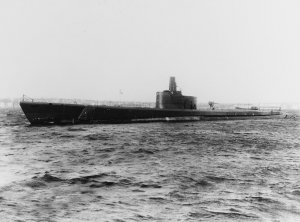 1280px-USS_Growler_(SS-215)_off_Groton,_Connecticut_(USA),_on_21_February_1942_(19-N-28445).jpg