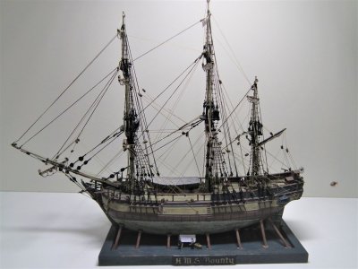 Revell Bounty 1_1280.JPG