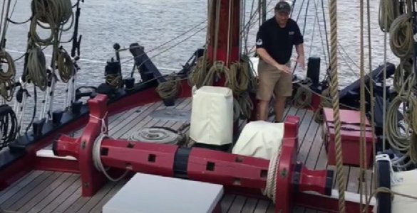 foredeck.JPG foredeck.JPG