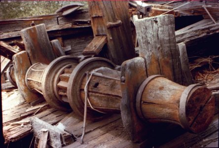 windlass2.jpg windlass2.jpg