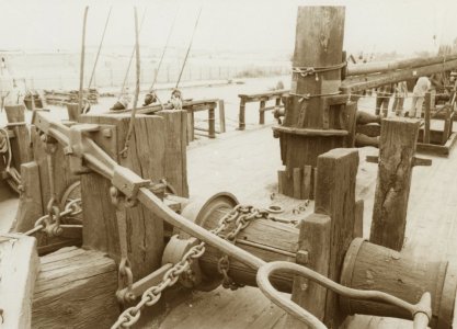 windlass3.jpg windlass3.jpg