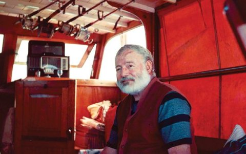 hemingway-boat-pilar-radio.jpg