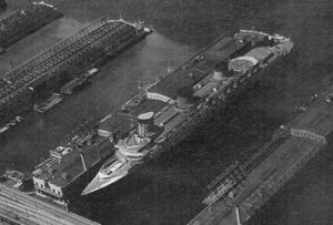 SS_Normandie_Pier_88_1941_view.jpg