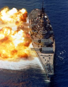 800px-BB61_USS_Iowa_BB61_broadside_USN.jpg