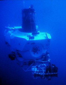 800px-ALVIN_submersible.jpg