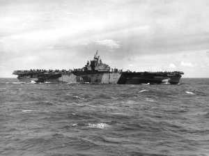 USS_Franklin_(CV-13)_underway_at_sea_on_1_August_1944_(80-G-367248).jpg
