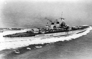 Bundesarchiv_Bild_183-S54286,_Italien,_Schlachtschiff__Littorio_.jpg