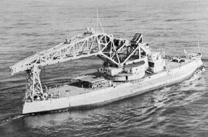 USS_Kearsarge_as_crane_ship_AB-1.jpg