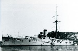Japanese_cruiser_Hashidate_in_1916.jpg