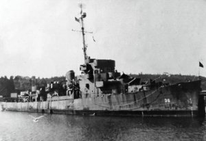 USS_Manlove_(DE-36)_at_the_Puget_Sound_Naval_Shipyard,_in_September_1945.jpg