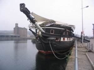 HMS_Frigate_Unicorn_-_geograph.org.uk_-_1169196.jpg