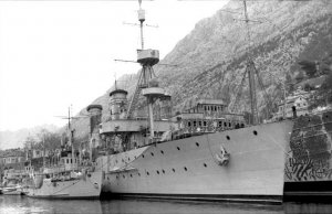 Bundesarchiv_Bild_101I-185-0116-27A,_Bucht_von_Kotor_(-),_jugoslawische_Schiffe.jpg