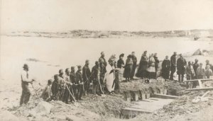 Burial_service_of_victims_of_wreck_of_SS_Atlantic,_at_Lower_Prospect,_Halifax_County,_Nova_Sco...jpg