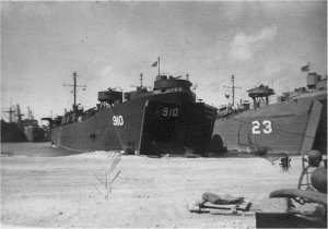 USS_LST-23_USS_LST_910_Philippines_1944.jpeg