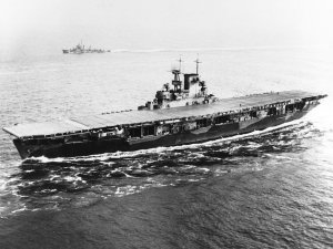 USS_Wasp_(CV-7)_entering_Hampton_Roads_on_26_May_1942.jpg