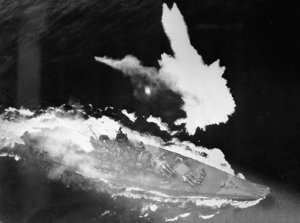 Battleship_Yamato_under_air_attack_April_1945.jpg