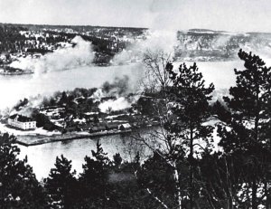 Oscarsborg_Fortress_under_air_attack,_9_April,_1940.jpg