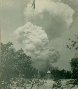 800px-Bari_Explosion_1.jpg