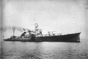 Japanese_cruiser_Furutaka_-_19260405.jpg