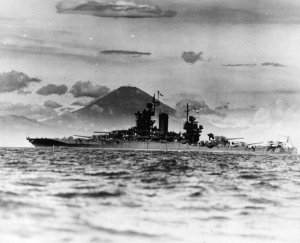 USS_New_Mexico_(BB-40)_anchored_in_Tokyo_Bay,_circa_in_late_August_1945_(NH_50232).jpg