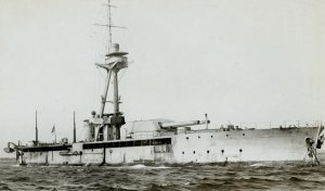 1920px-HMS_Roberts_NARA-45513189.jpg