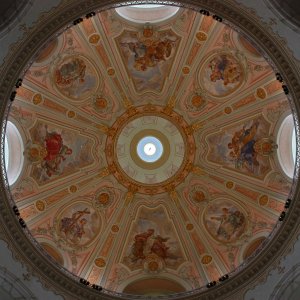 1024px-Dresden_Frauenkirche_roof_by_Baccharus_-_CC_by.jpg