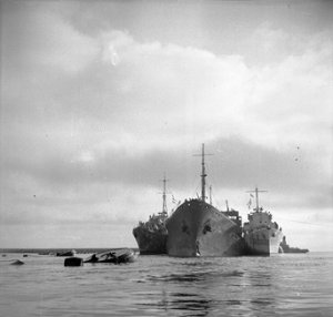 SS-Ohio_destroyers.jpg