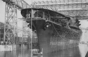 1280px-Japanese_aircraft_carrier_Akagi_1925.jpg