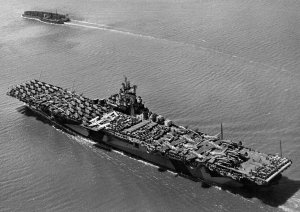 1280px-USS_Intrepid_(CV-11)_of_Hunters_Point_1944.jpeg