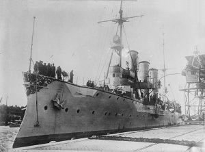 SMS_Königsberg_German_cruiser.jpg