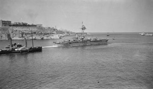 HMS_Raglan.jpg