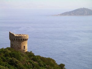1280px-Genoise_tower_in_corsica.jpg