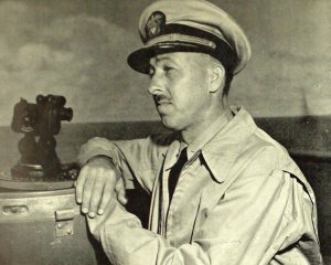 Captain_Frank_Akers_(USN).jpg