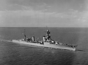 French_heavy_cruiser_Suffren_in_Hampton_Roads_on_15_October_1931.jpg