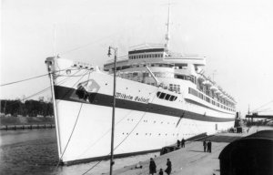 Bundesarchiv_Bild_183-H27992,_Lazarettschiff__Wilhelm_Gustloff__in_Danzig.jpg