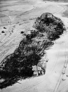 800px-Hindenburg_wreckage_1937.jpg