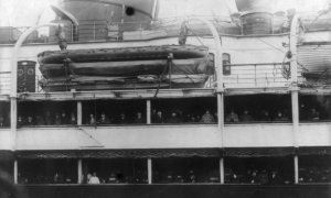 Lusitania_New_York_1914_Lifeboats.jpg