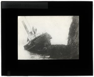 Wreck_of_the_Steamboat,_S.S._Beaver,_British_Columbia_(S2004-891_LS).jpg