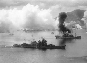 Japanese_cruiser_Haguro_at_Rabaul.jpg