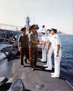 1990_Oct_Russian_Tour_of_USS_Guitarro_(SSN-665)_with_General_Colin_Powell.jpg